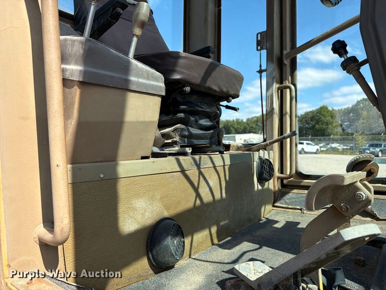 image for item FC3425 1979 Champion 720A motor grader