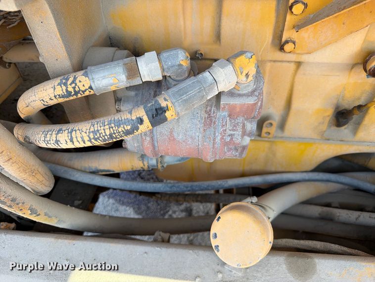 image for item FC3425 1979 Champion 720A motor grader