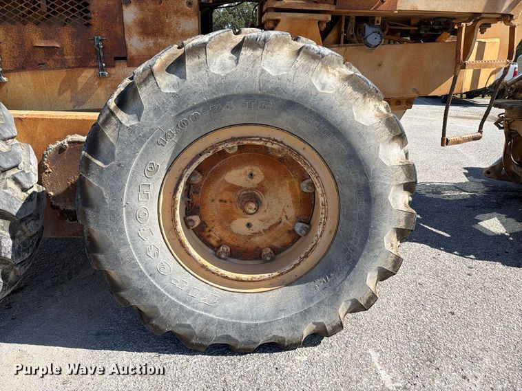 image for item FC3425 1979 Champion 720A motor grader