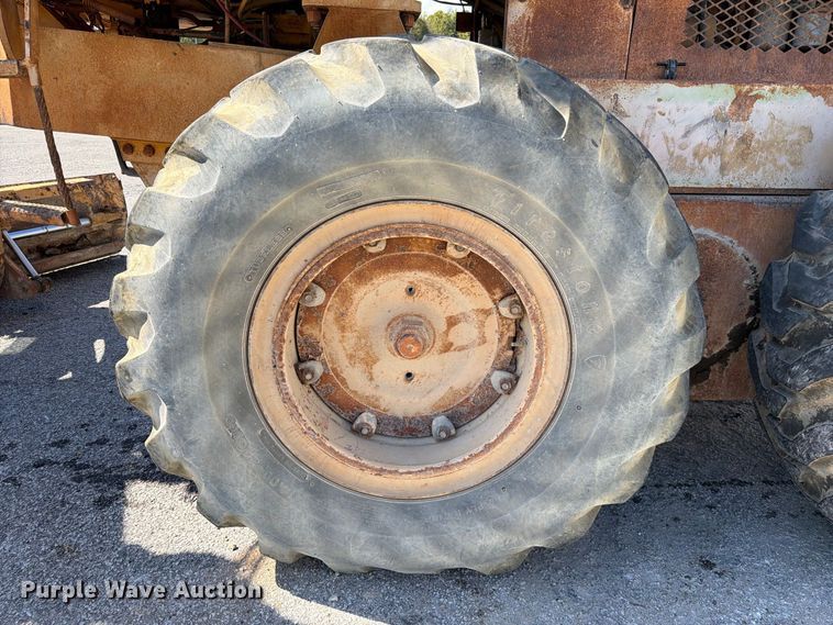 image for item FC3425 1979 Champion 720A motor grader