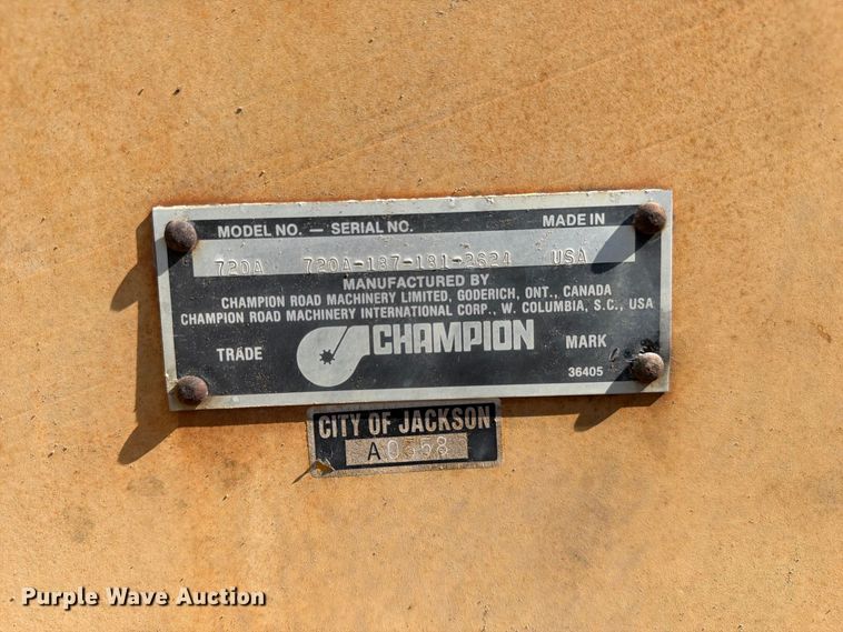 image for item FC3425 1979 Champion 720A motor grader