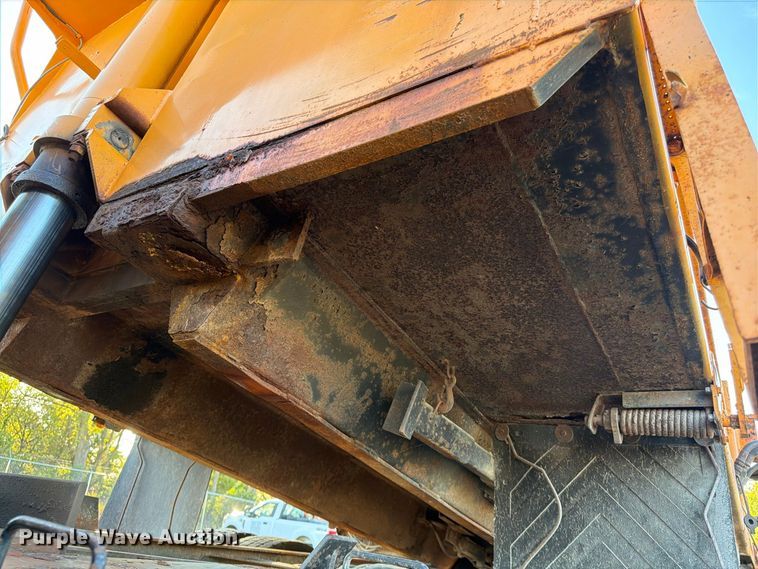 image for item FG0796 2000 International 4900 dump truck