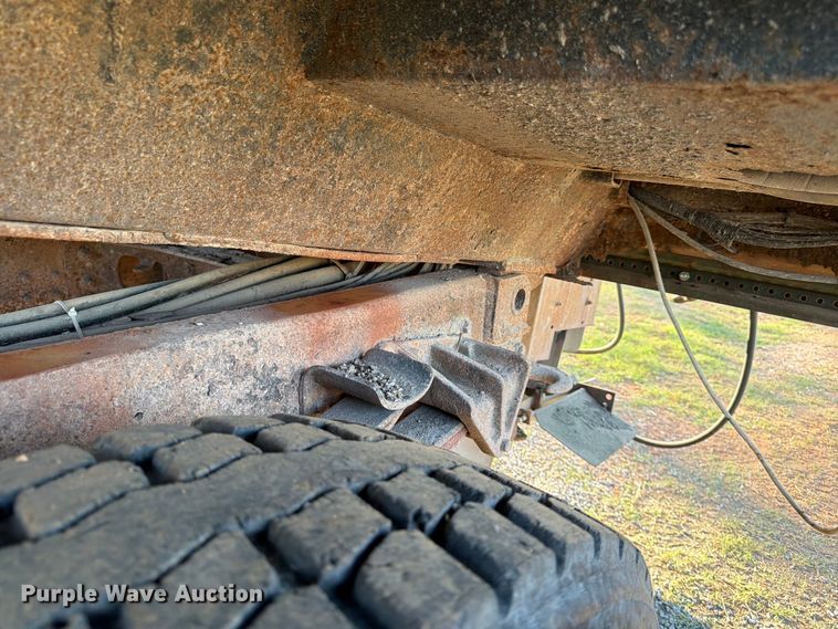 image for item FG0796 2000 International 4900 dump truck