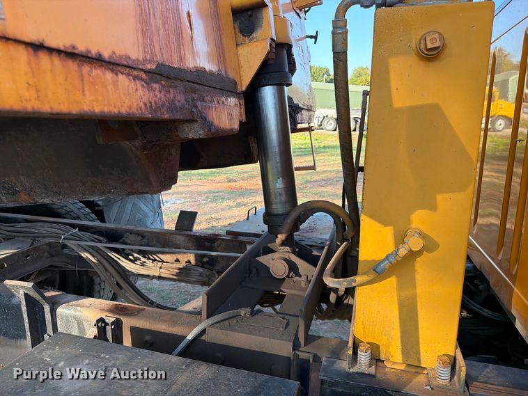 image for item FG0796 2000 International 4900 dump truck