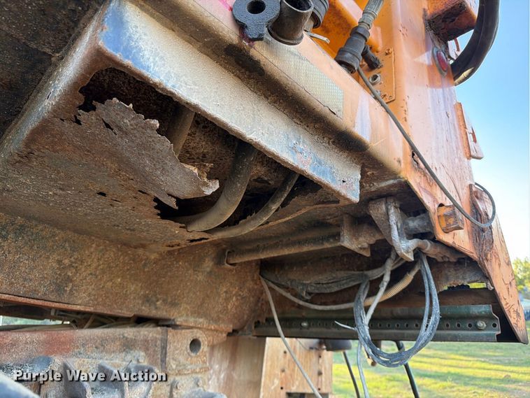 image for item FG0796 2000 International 4900 dump truck