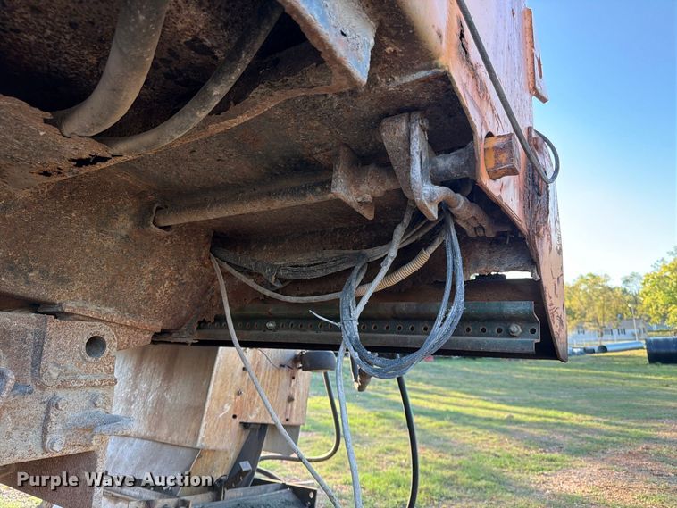 image for item FG0796 2000 International 4900 dump truck