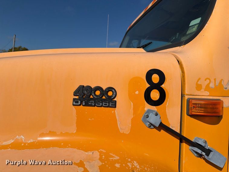 image for item FG0796 2000 International 4900 dump truck