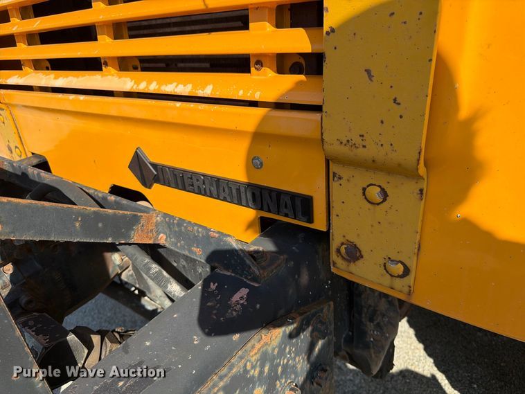 image for item FG0796 2000 International 4900 dump truck