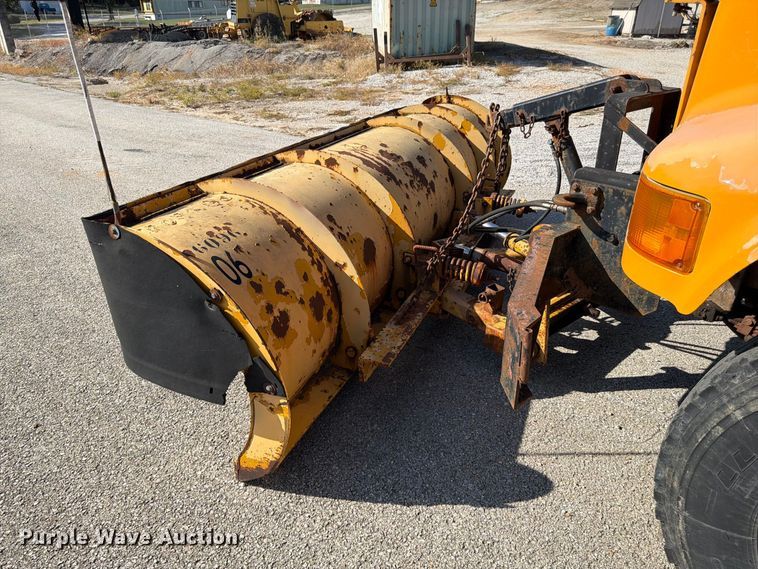 image for item FG0796 2000 International 4900 dump truck
