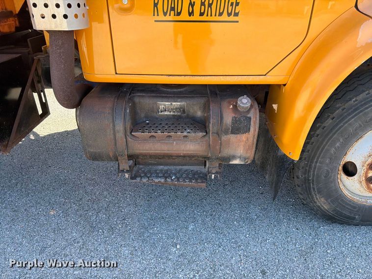 image for item FG0796 2000 International 4900 dump truck