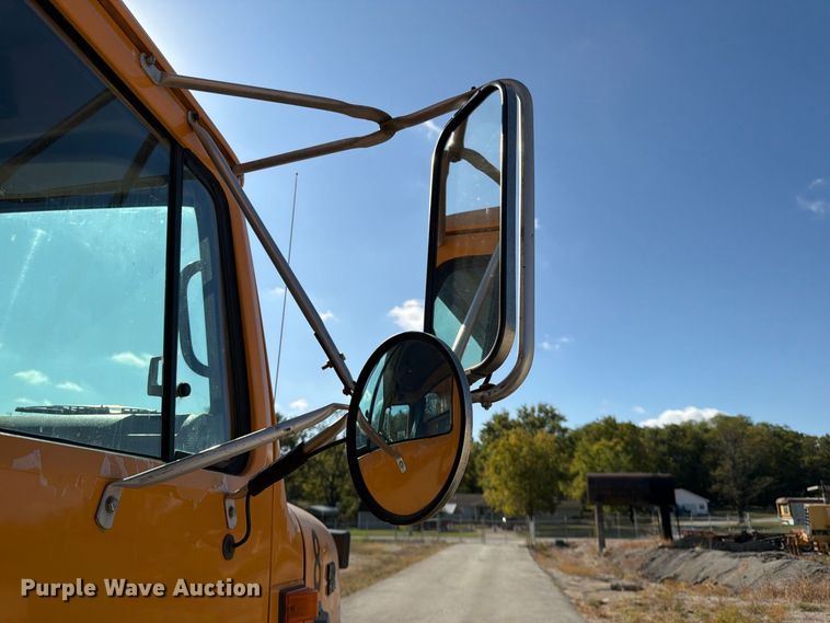 image for item FG0796 2000 International 4900 dump truck