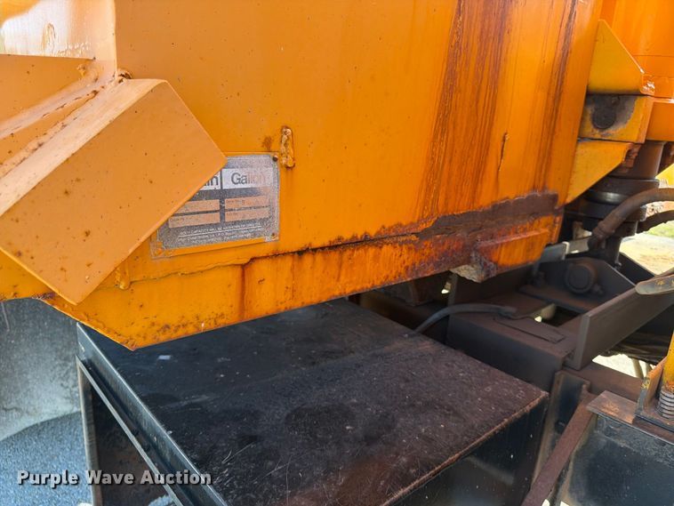 image for item FG0796 2000 International 4900 dump truck