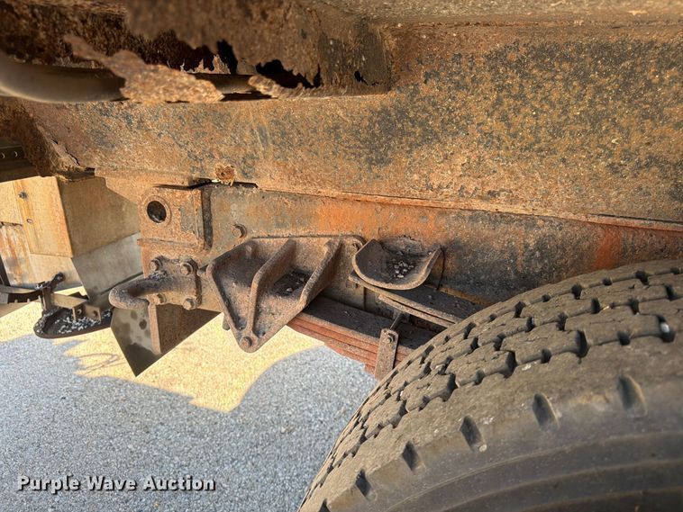 image for item FG0796 2000 International 4900 dump truck
