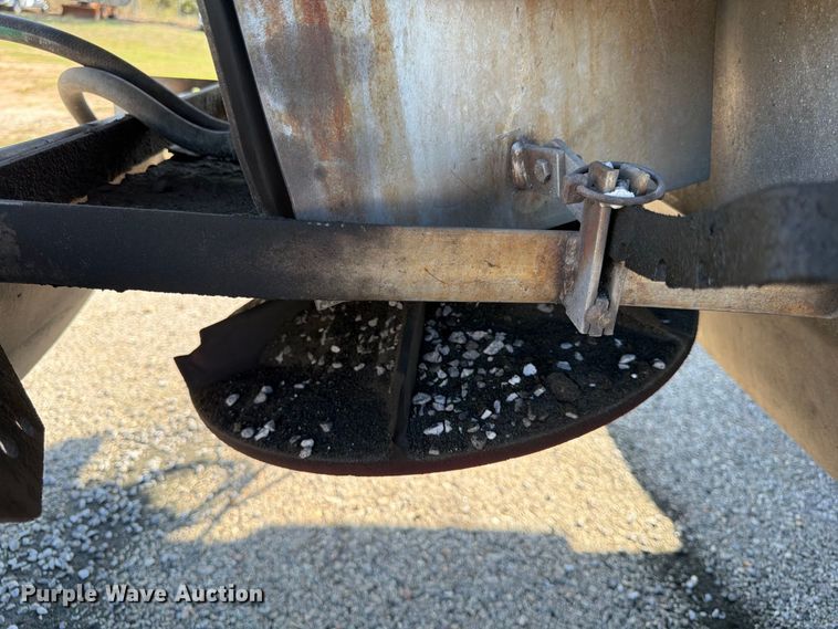 image for item FG0796 2000 International 4900 dump truck