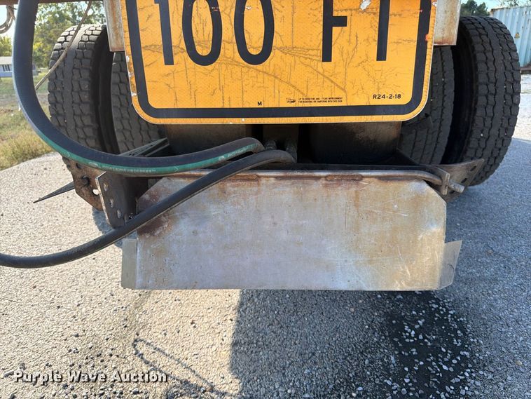 image for item FG0796 2000 International 4900 dump truck