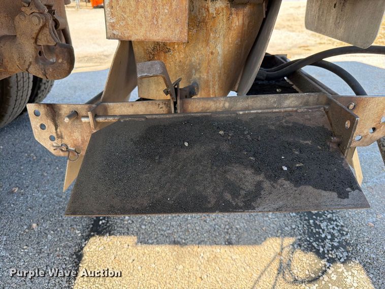image for item FG0796 2000 International 4900 dump truck