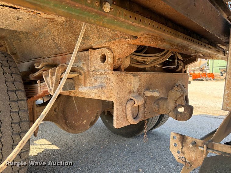 image for item FG0796 2000 International 4900 dump truck