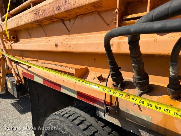 image for item FG0796 2000 International 4900 dump truck