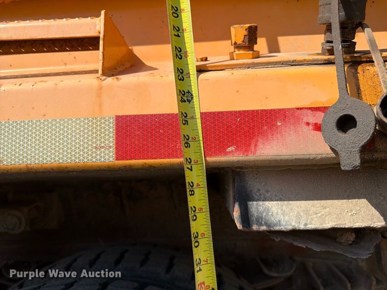 image for item FG0796 2000 International 4900 dump truck