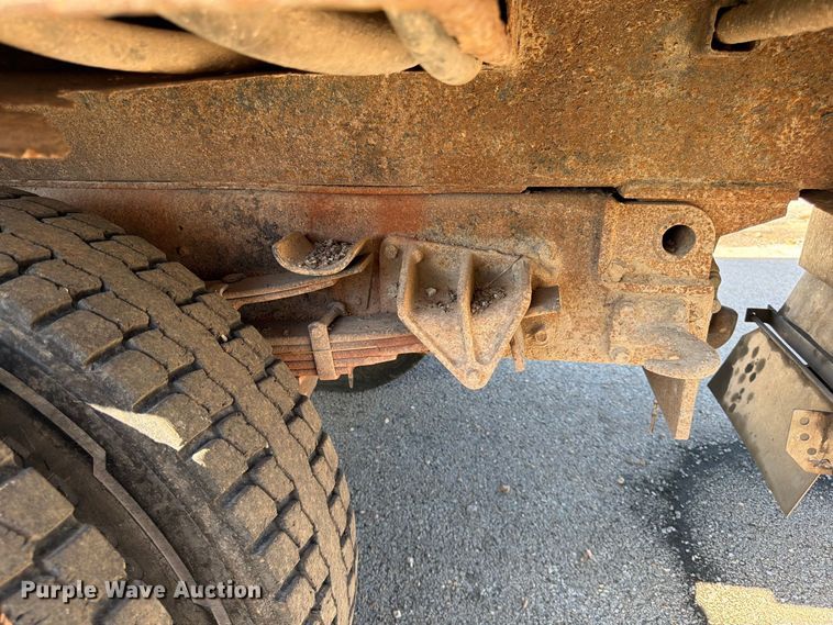 image for item FG0796 2000 International 4900 dump truck