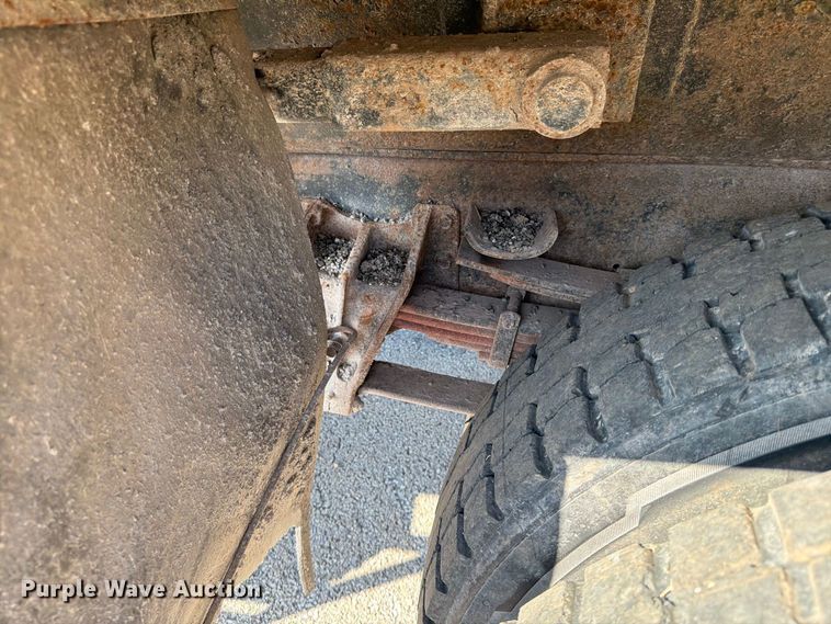 image for item FG0796 2000 International 4900 dump truck