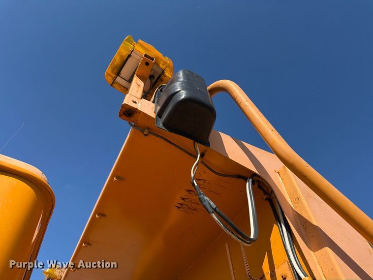image for item FG0796 2000 International 4900 dump truck