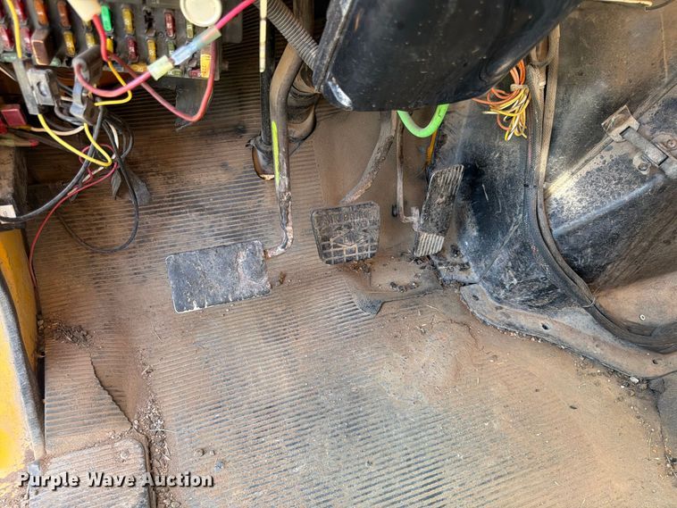 image for item FG0796 2000 International 4900 dump truck