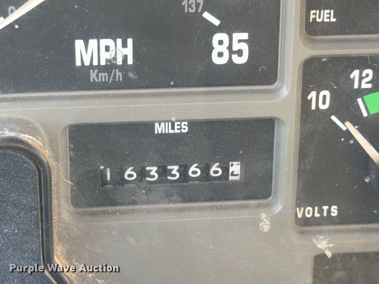 image for item FG0796 2000 International 4900 dump truck