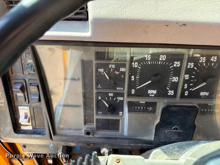 image for item FG0796 2000 International 4900 dump truck