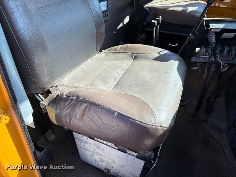 image for item FG0796 2000 International 4900 dump truck