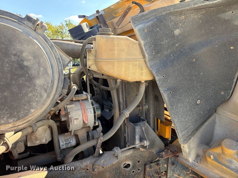 image for item FG0796 2000 International 4900 dump truck