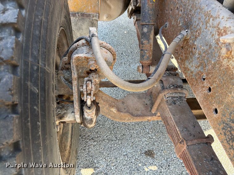 image for item FG0796 2000 International 4900 dump truck