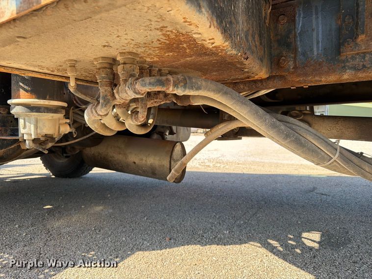 image for item FG0796 2000 International 4900 dump truck