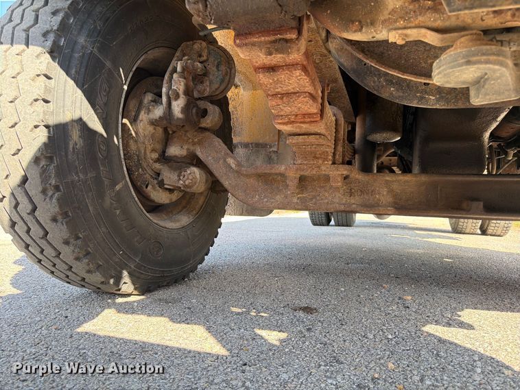 image for item FG0796 2000 International 4900 dump truck