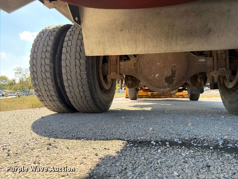 image for item FG0796 2000 International 4900 dump truck