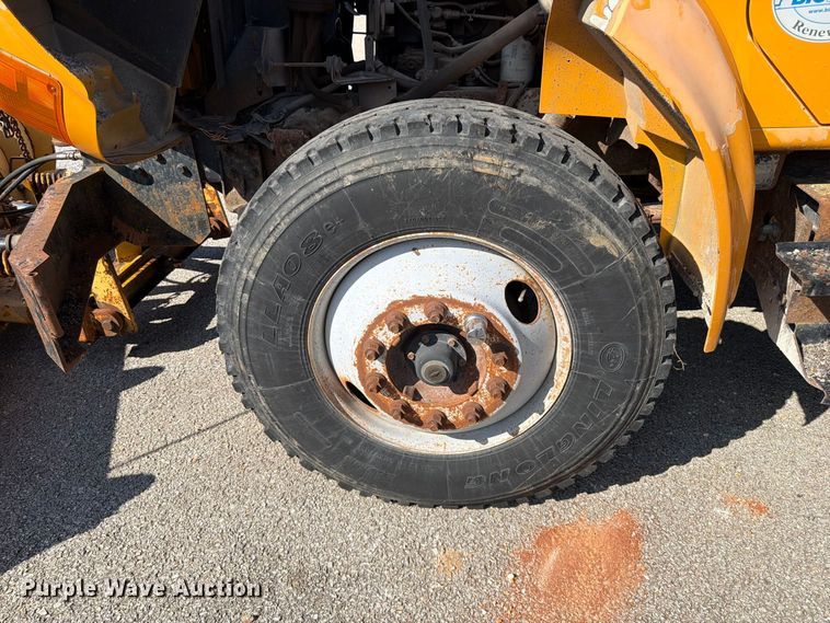 image for item FG0796 2000 International 4900 dump truck