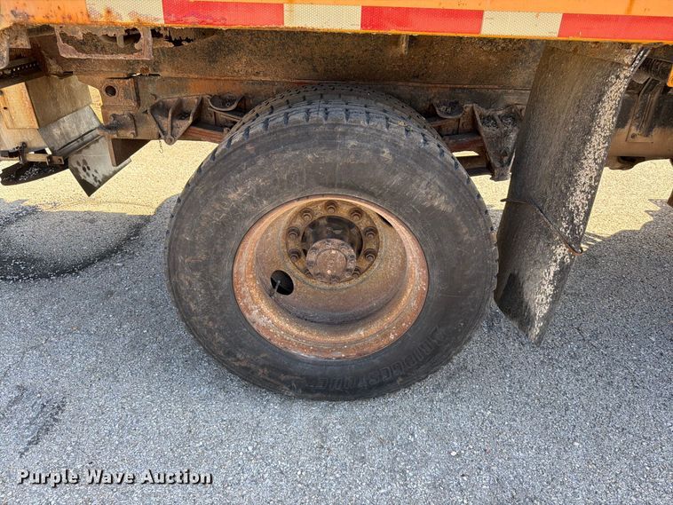 image for item FG0796 2000 International 4900 dump truck