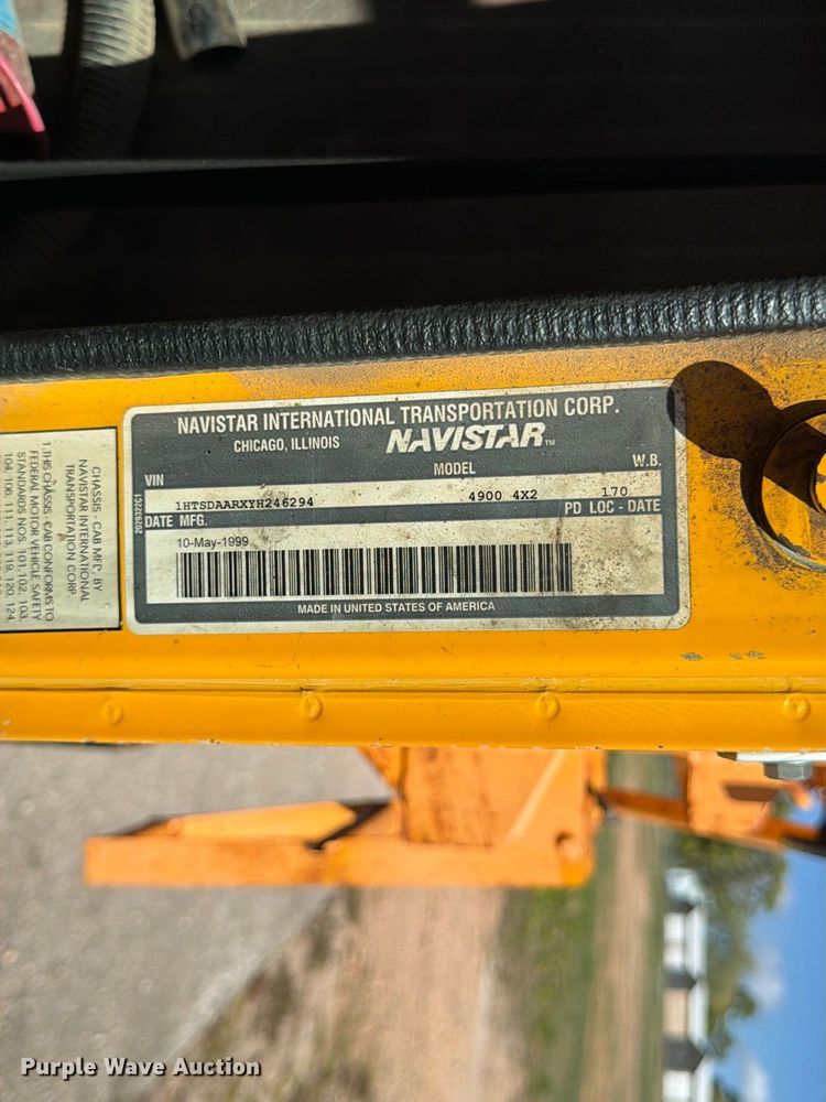 image for item FG0796 2000 International 4900 dump truck