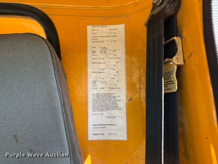 image for item FG0796 2000 International 4900 dump truck
