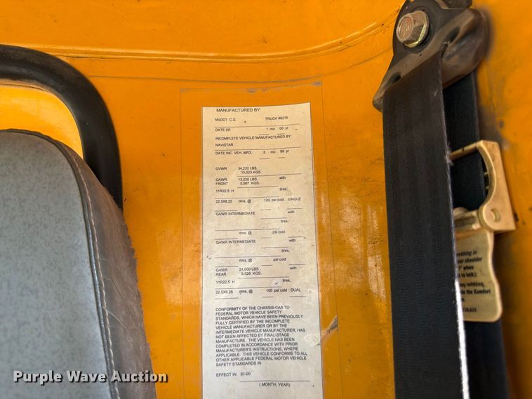 image for item FG0796 2000 International 4900 dump truck