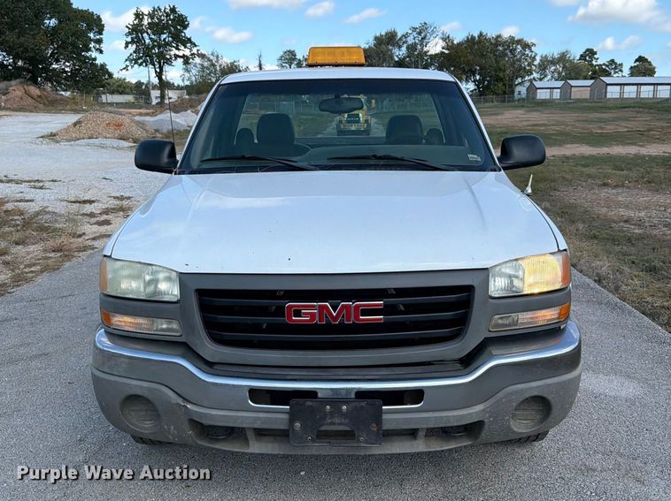 image for item FG0797 2003 GMC Sierra 1500 pickup truck
