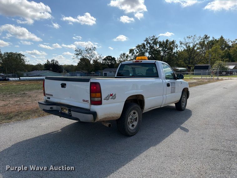 image for item FG0797 2003 GMC Sierra 1500 pickup truck