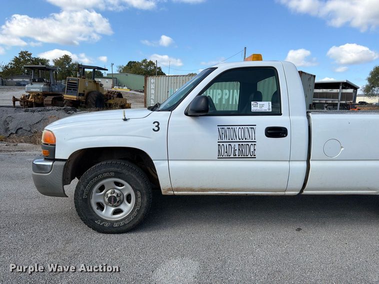 image for item FG0797 2003 GMC Sierra 1500 pickup truck