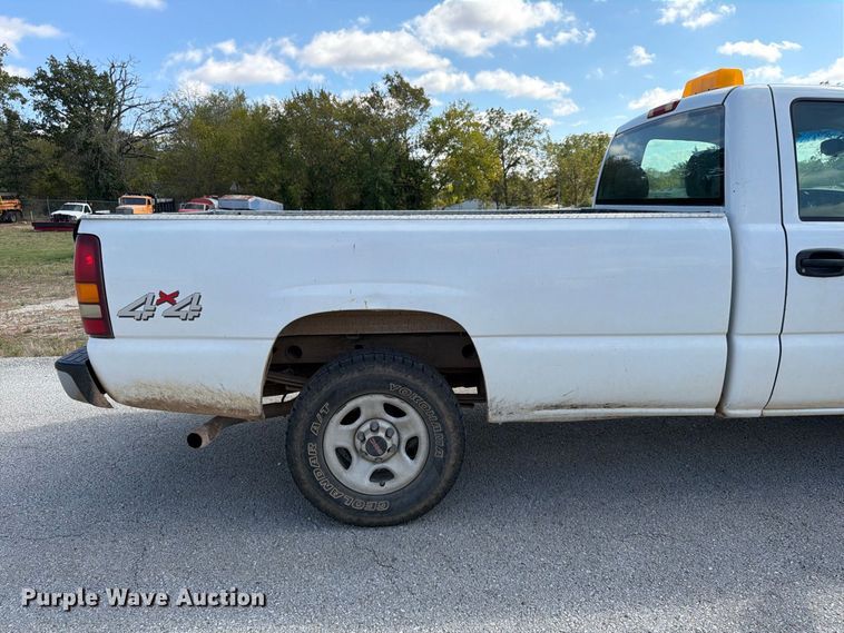 image for item FG0797 2003 GMC Sierra 1500 pickup truck