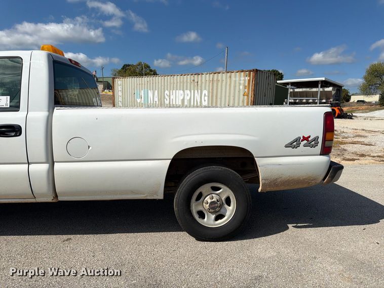 image for item FG0797 2003 GMC Sierra 1500 pickup truck