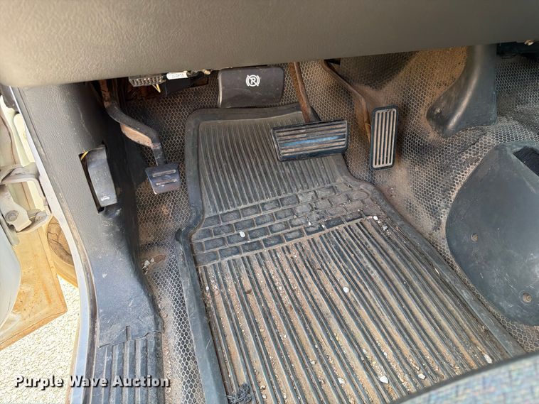 image for item FG0797 2003 GMC Sierra 1500 pickup truck