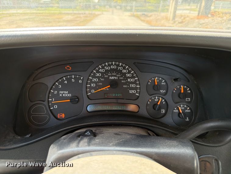 image for item FG0797 2003 GMC Sierra 1500 pickup truck