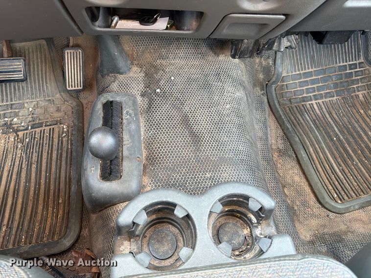 image for item FG0797 2003 GMC Sierra 1500 pickup truck