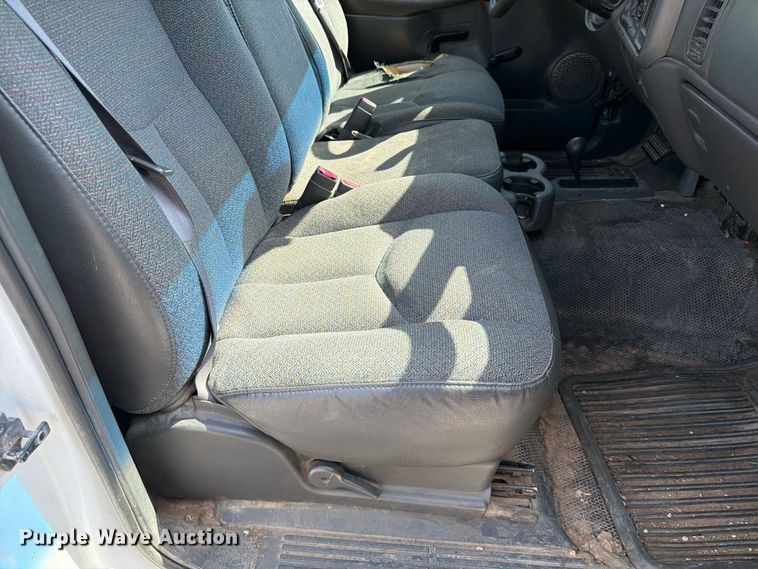 image for item FG0797 2003 GMC Sierra 1500 pickup truck