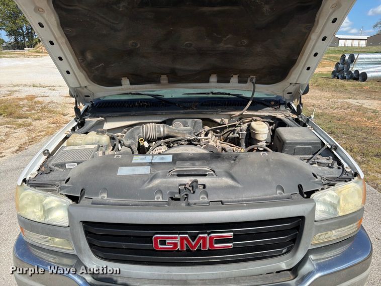image for item FG0797 2003 GMC Sierra 1500 pickup truck